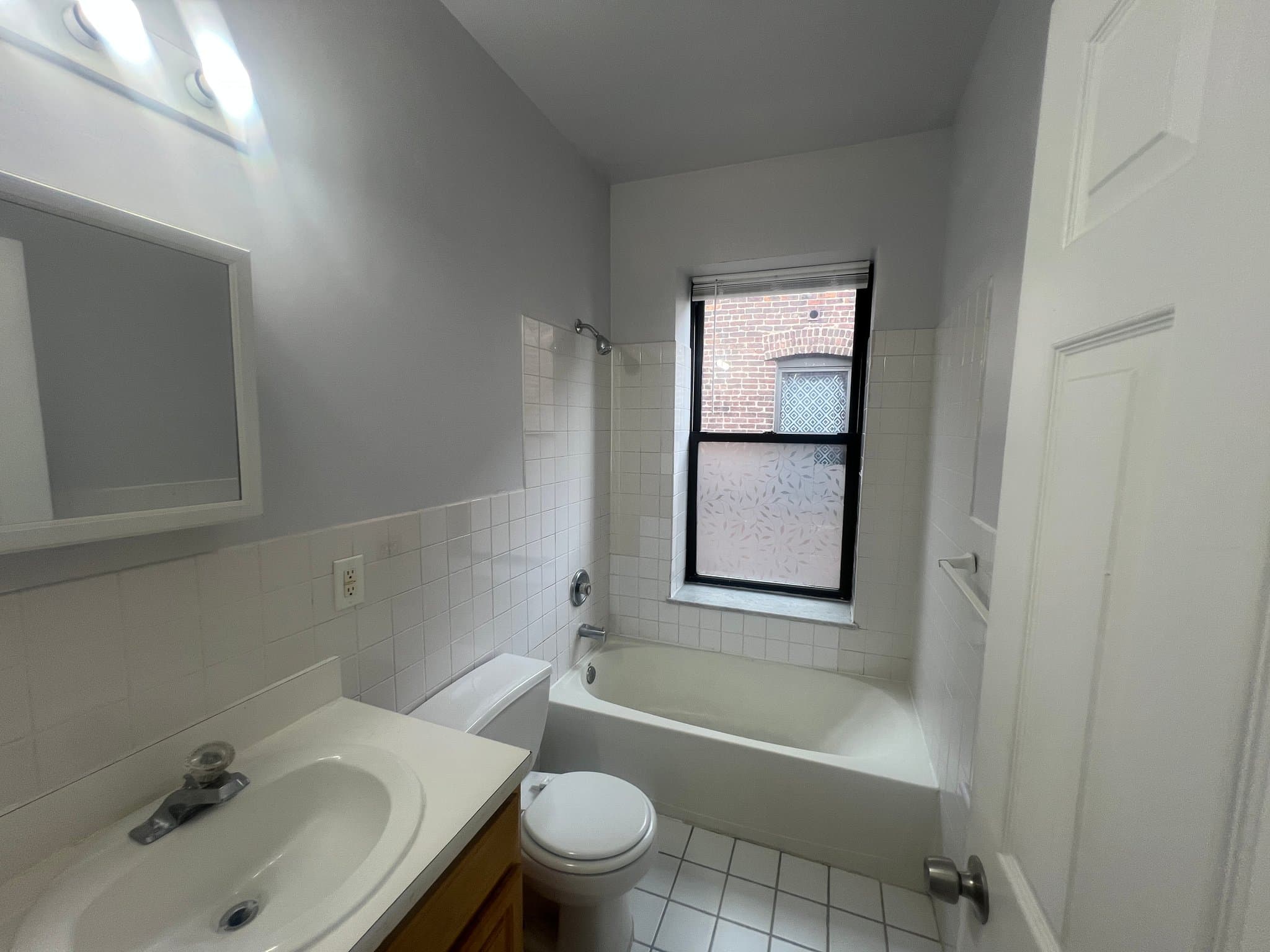 Newark Apartment: 281 MT Prospect Ave