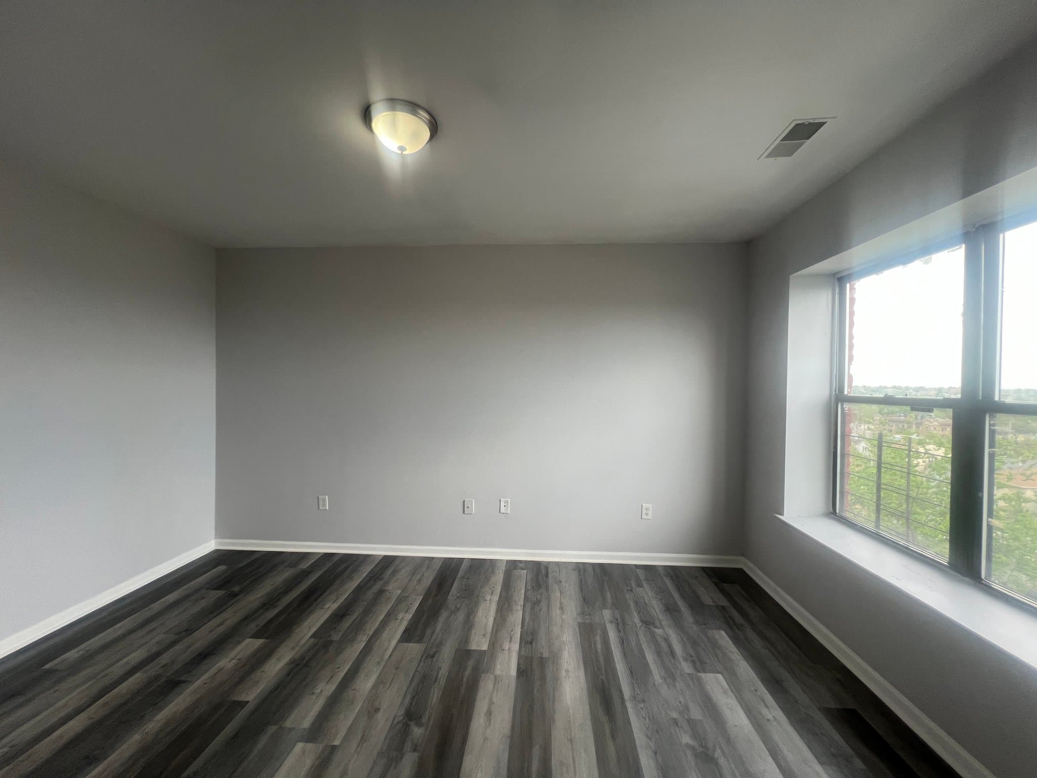 Newark Apartment: 281 MT Prospect Ave