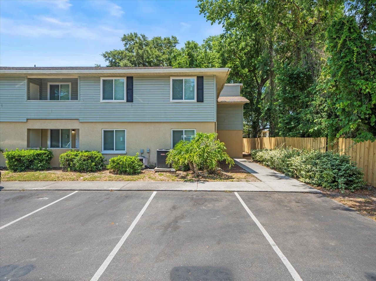 Brandon Condo: 230 Thorntree Place