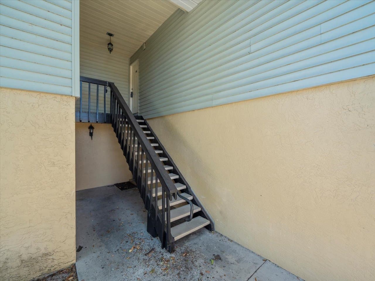 Brandon Condo: 230 Thorntree Place