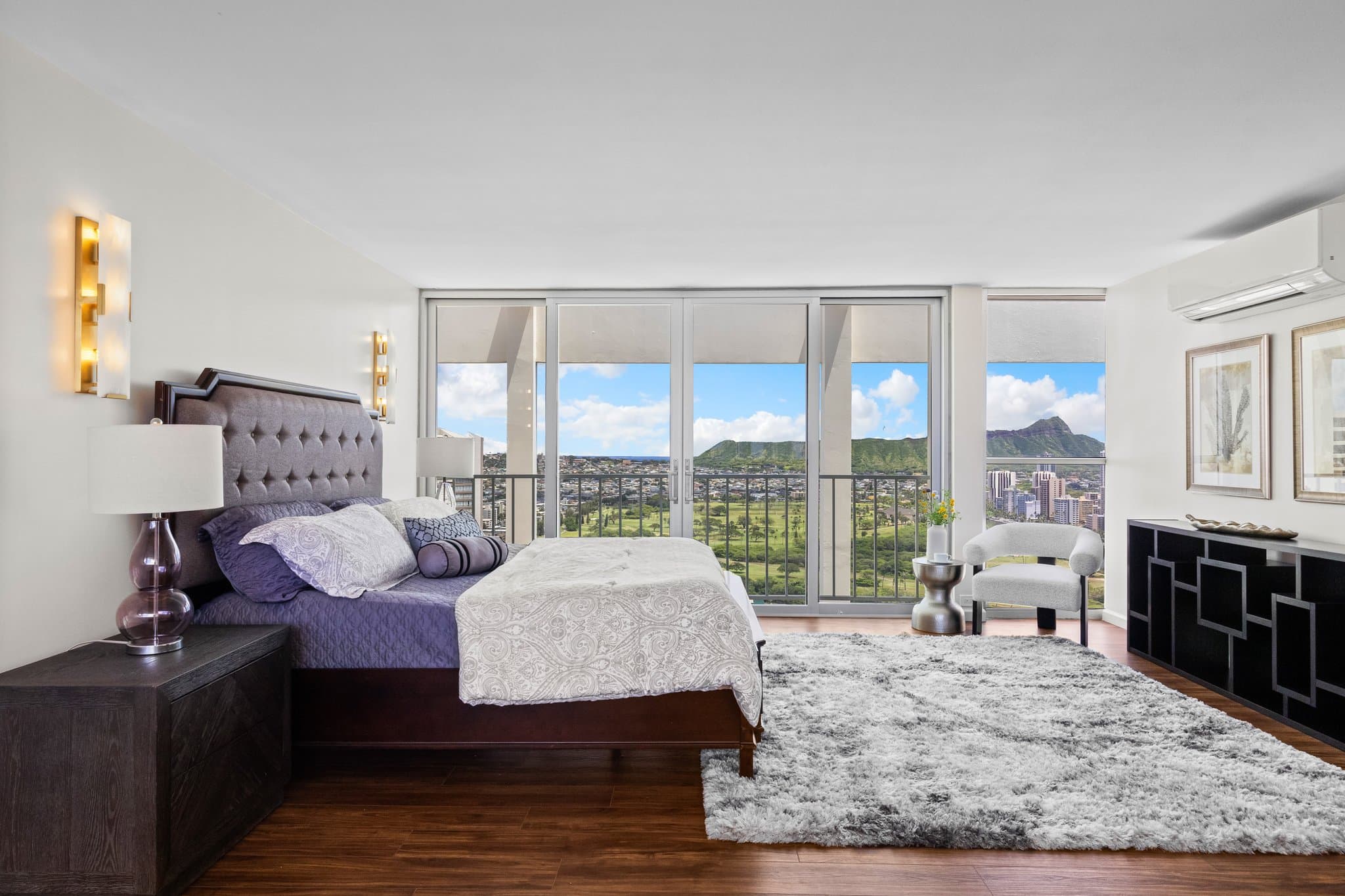 Honolulu Condo: 555 University Ave PH1