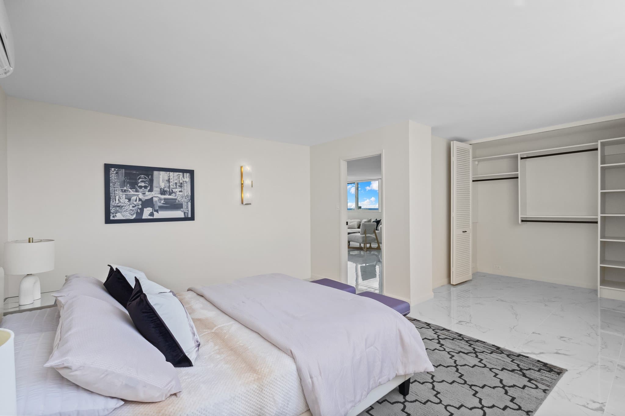Honolulu Condo: 555 University Ave PH1