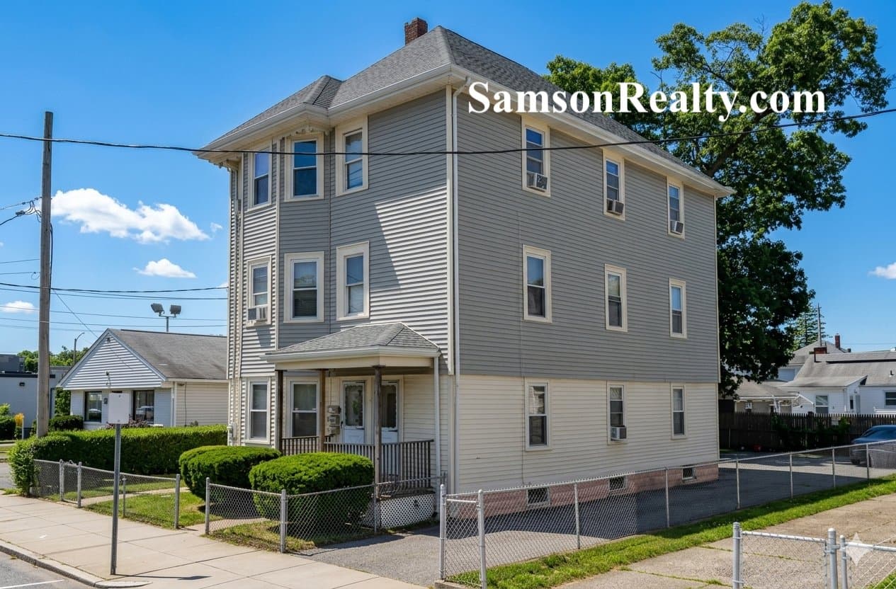Pawtucket Condo: 792 Mineralspring