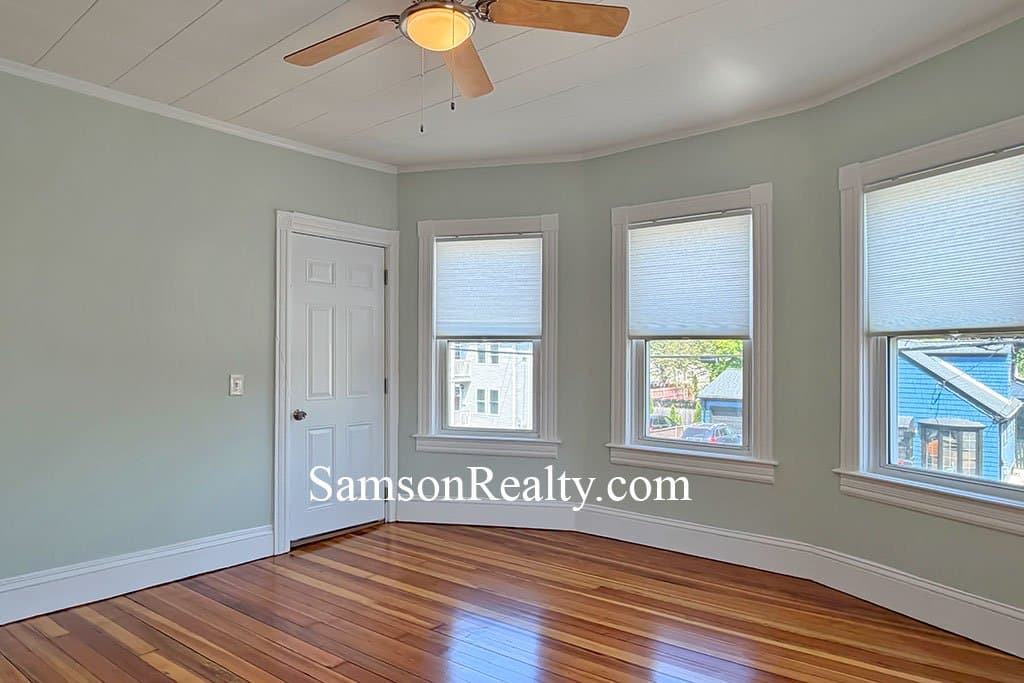 Pawtucket Condo: 792 Mineralspring