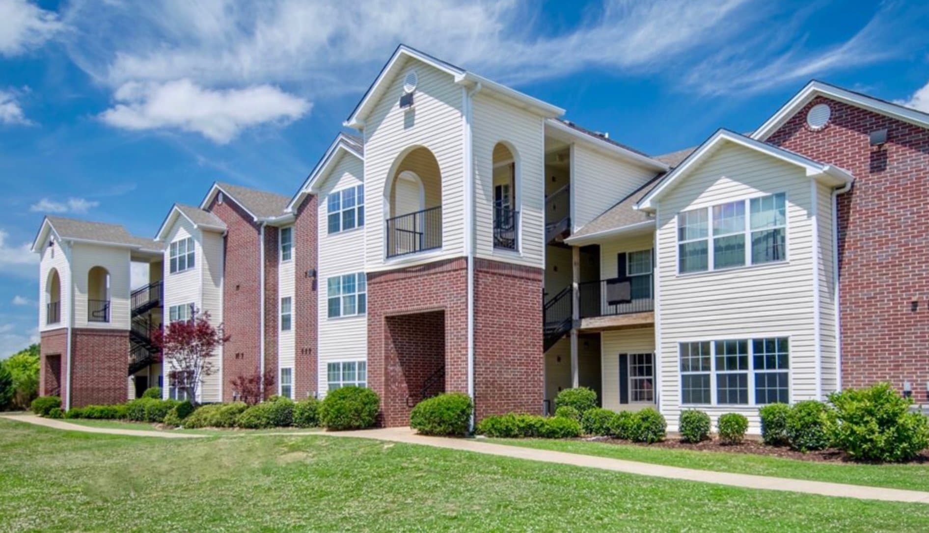 Columbus Apartment: 3390 N Lumpkin Rd