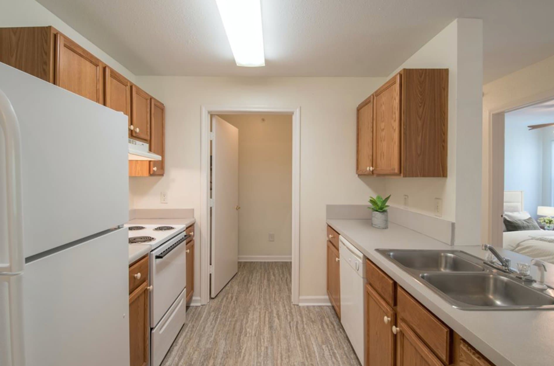 Columbus Apartment: 3390 N Lumpkin Rd