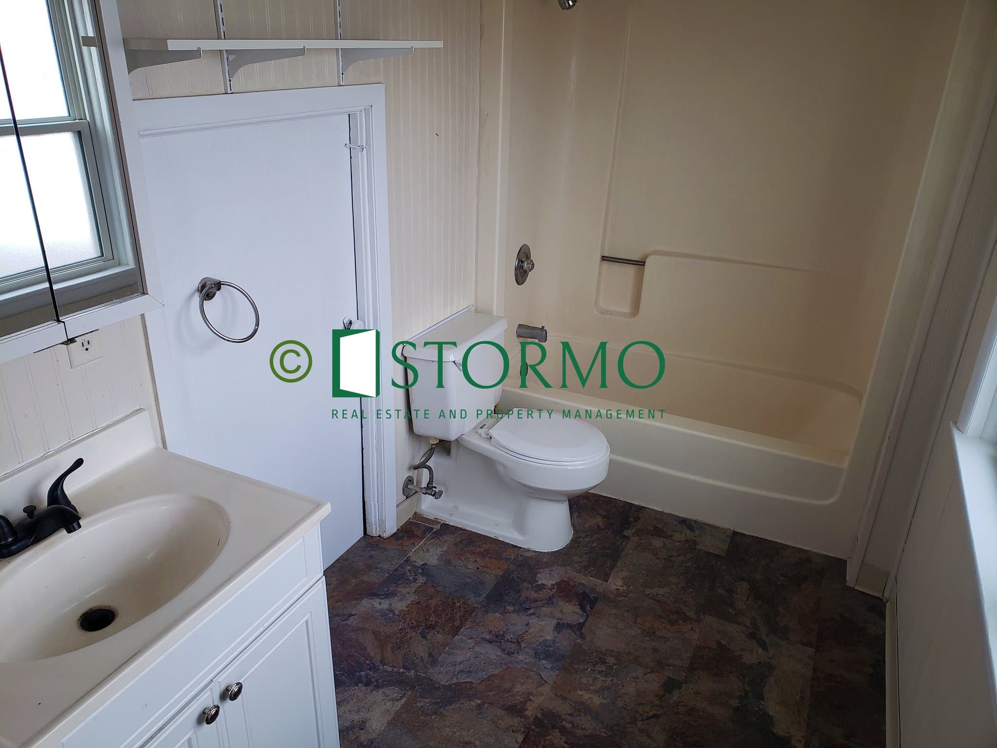 Dassel Apartment: 510 2nd St N