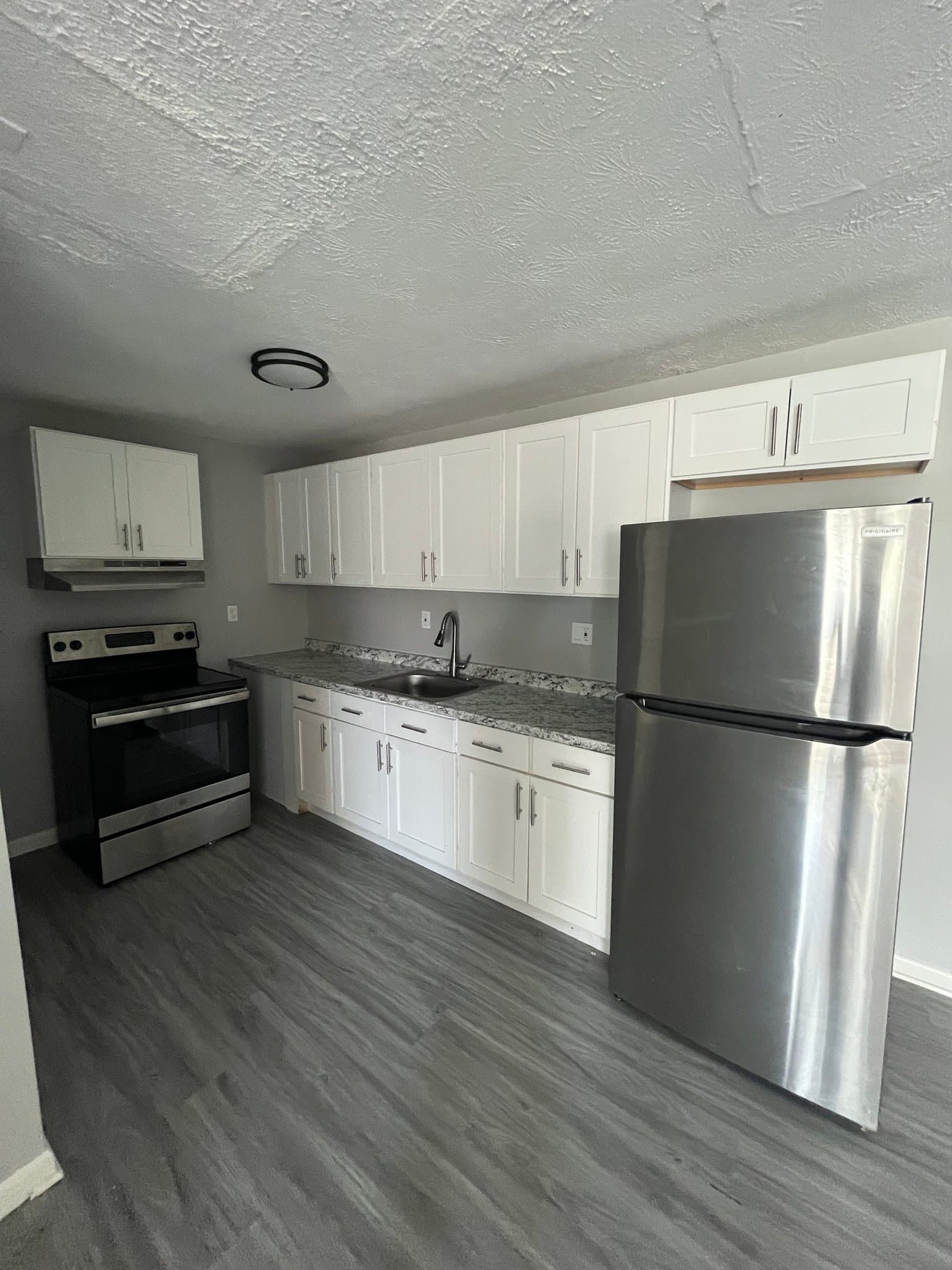 Hartford Apartment: 416 Franklin Ave