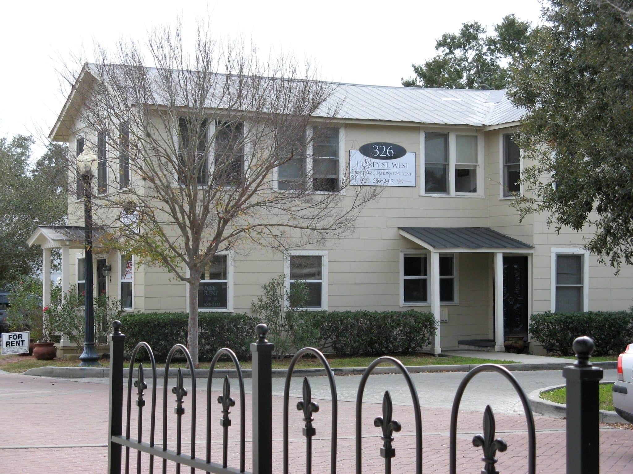 Dunedin Single Room: 326 Honey St W.