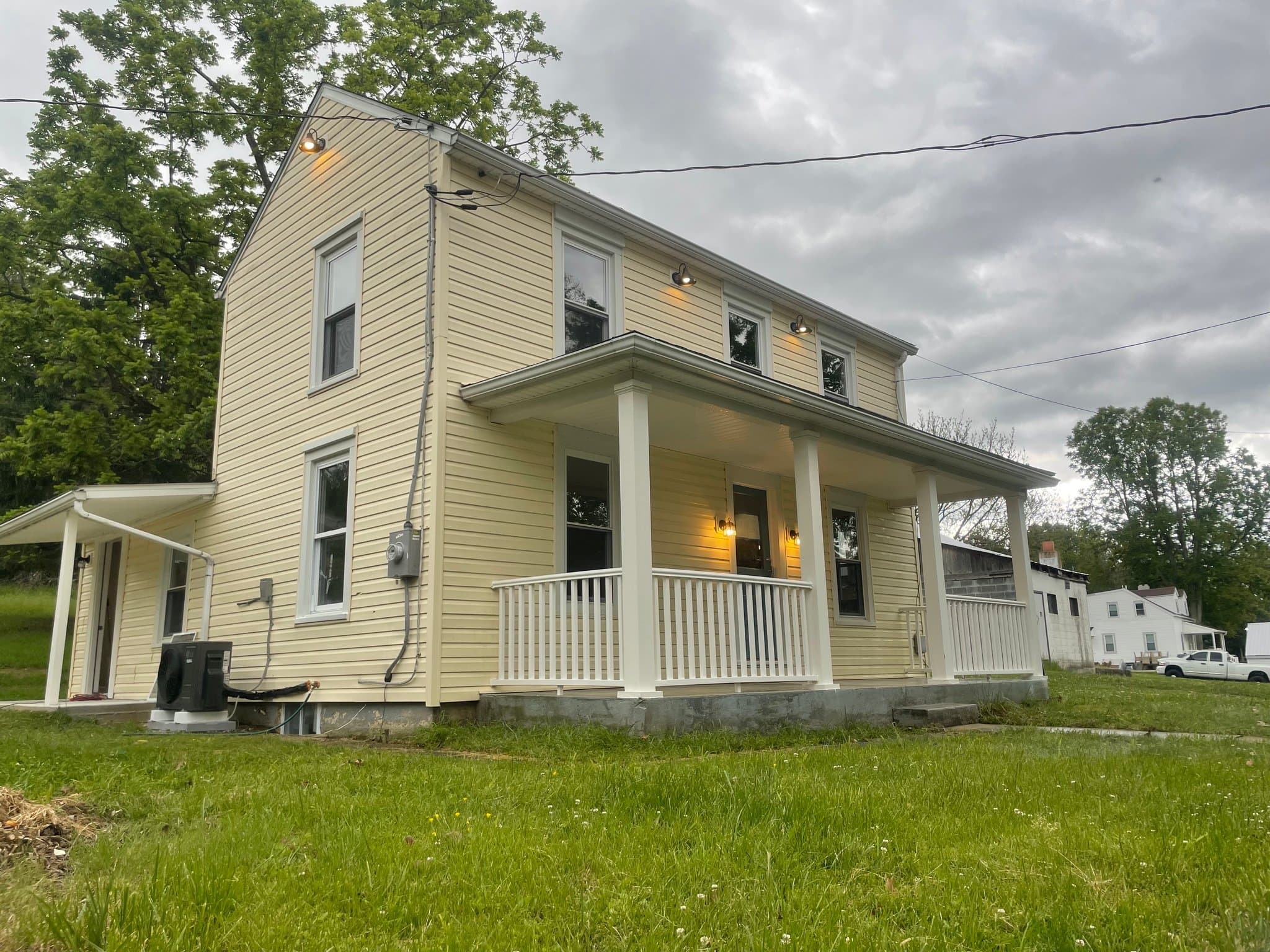 Boonsboro House: 7405 Mountain Laurel Rd