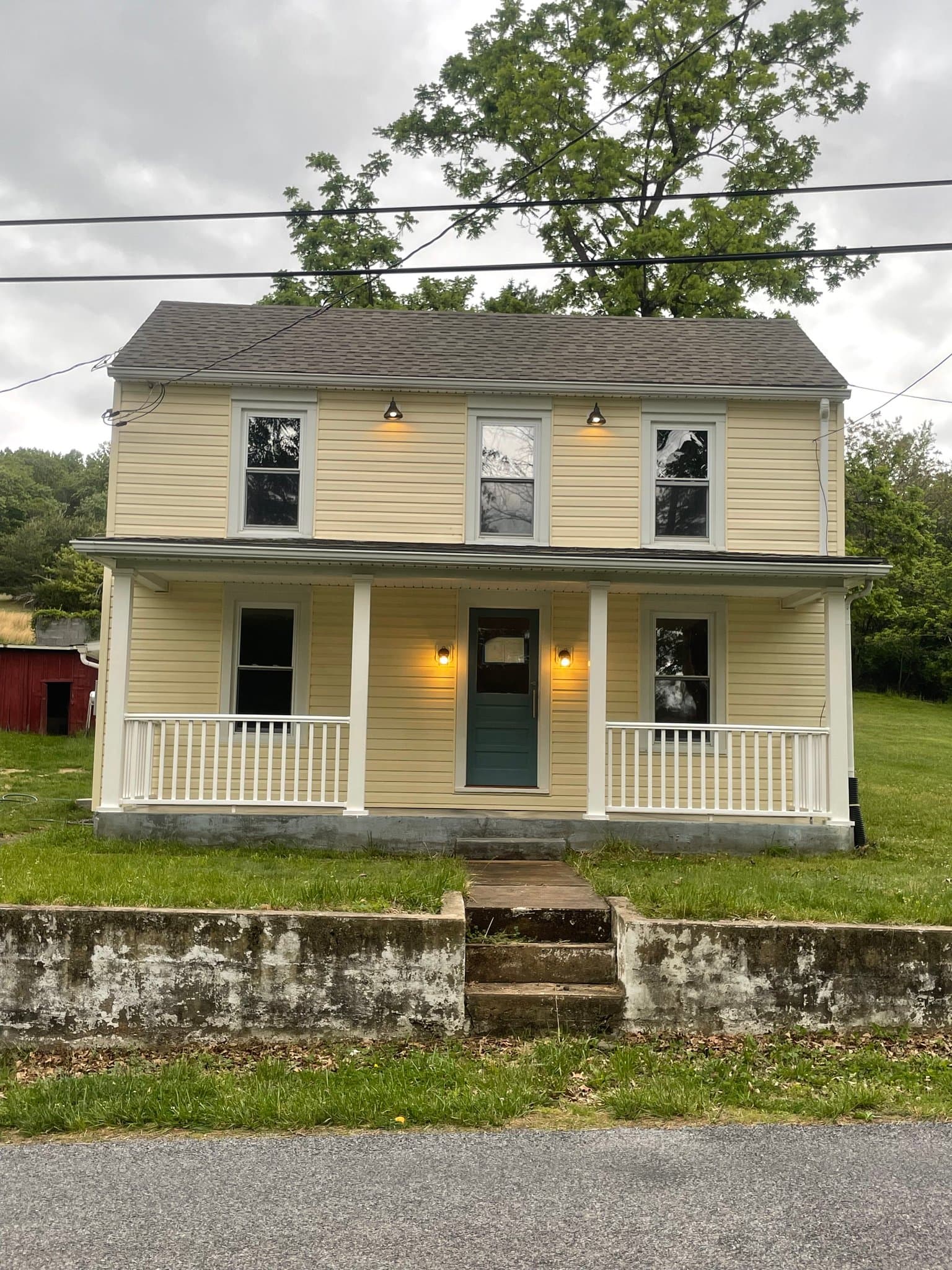 Boonsboro House: 7405 Mountain Laurel Rd