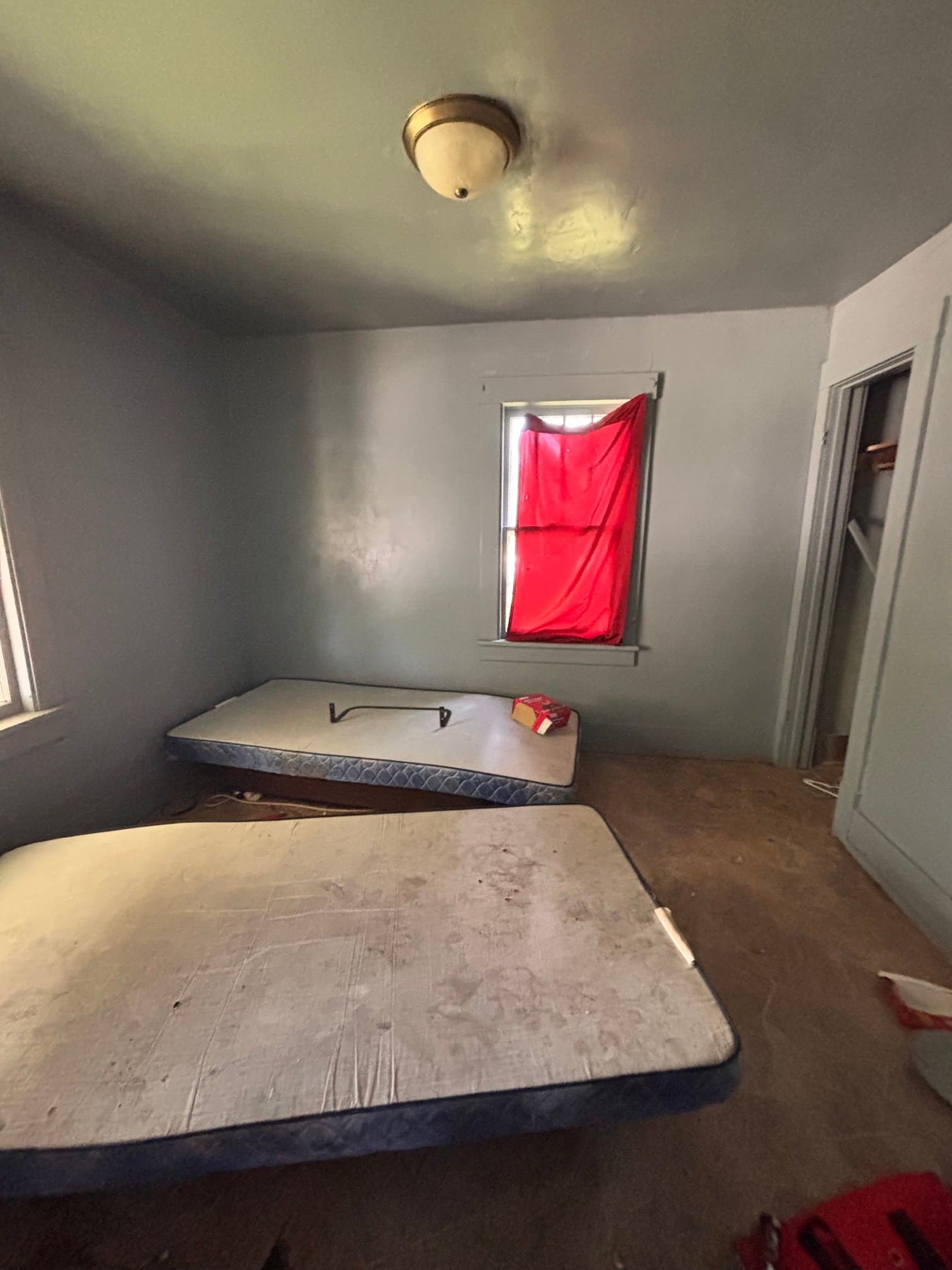 Decatur House: 1505 E Walnut St