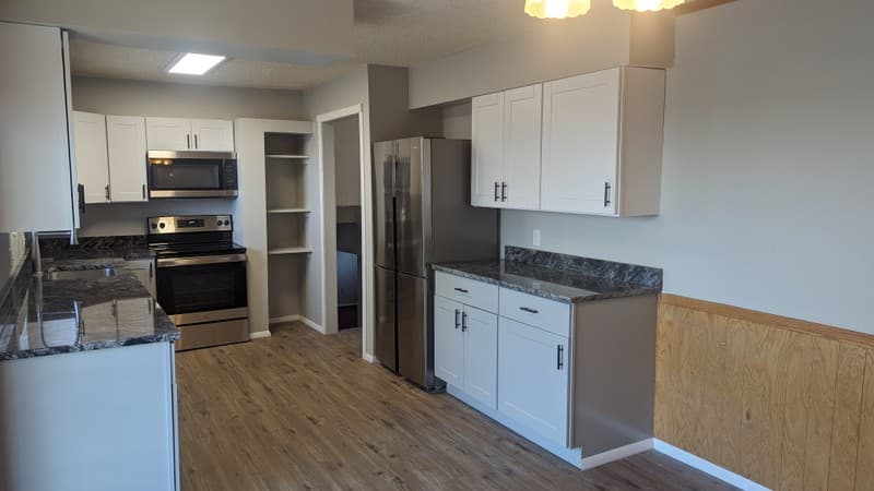 Pleasant Grove House: 117 N 1185 E