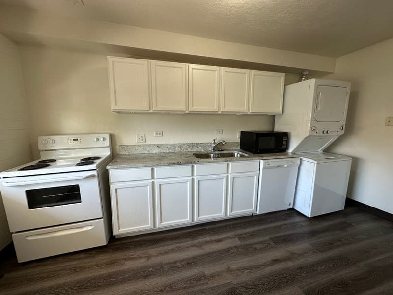 Salt Lake City Apartment: 860 E 500 S