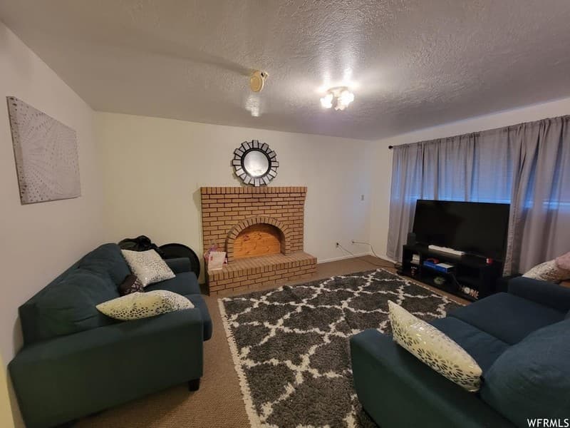 Springville Townhome: 844 S Artistic Cir