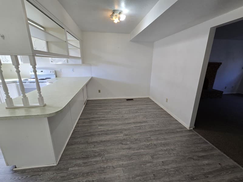 Springville Townhome: 844 S Artistic Cir