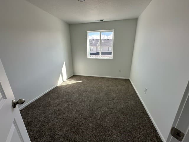 Saratoga Springs Townhome: 253 N Portside Ln
