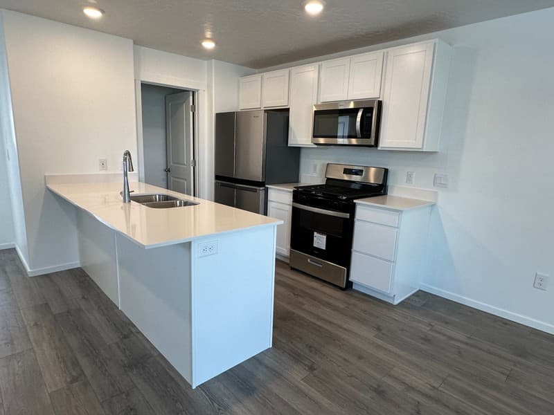 Saratoga Springs Townhome: 253 N Portside Ln