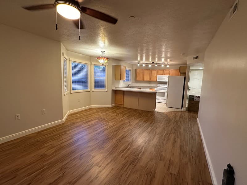 Saratoga Springs Condo: 160 W Daybreak Ln
