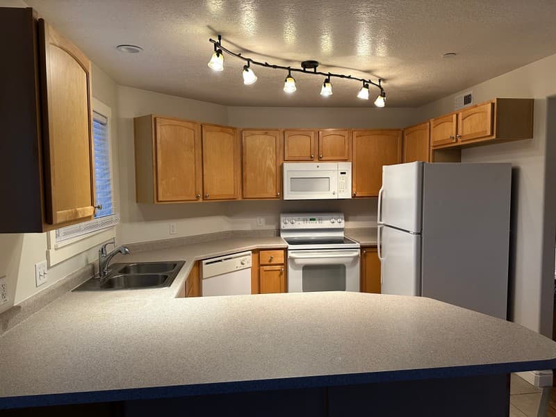 Saratoga Springs Condo: 160 W Daybreak Ln