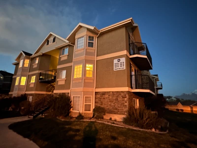 Saratoga Springs Condo: 160 W Daybreak Ln