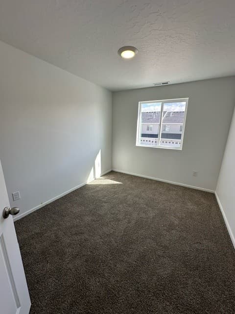 Saratoga Springs Townhome: 253 N Portside Ln