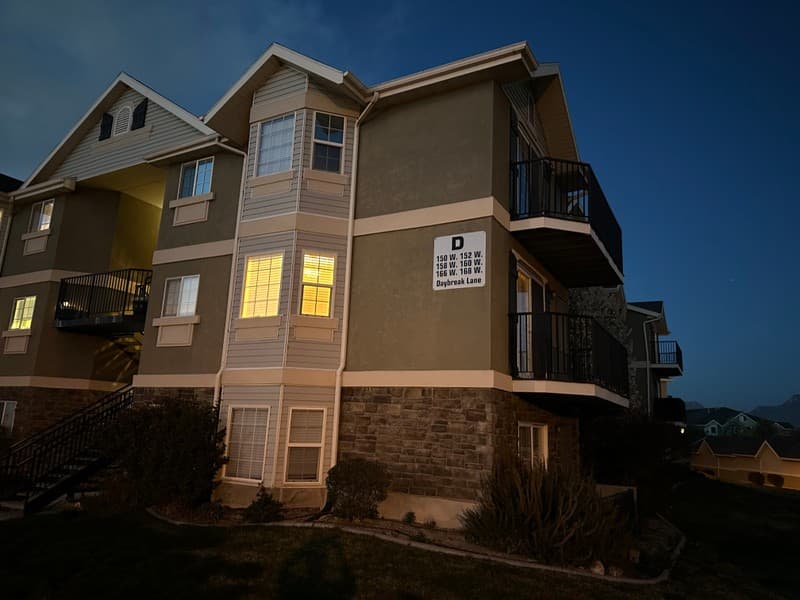 Saratoga Springs Condo: 160 W Daybreak Ln