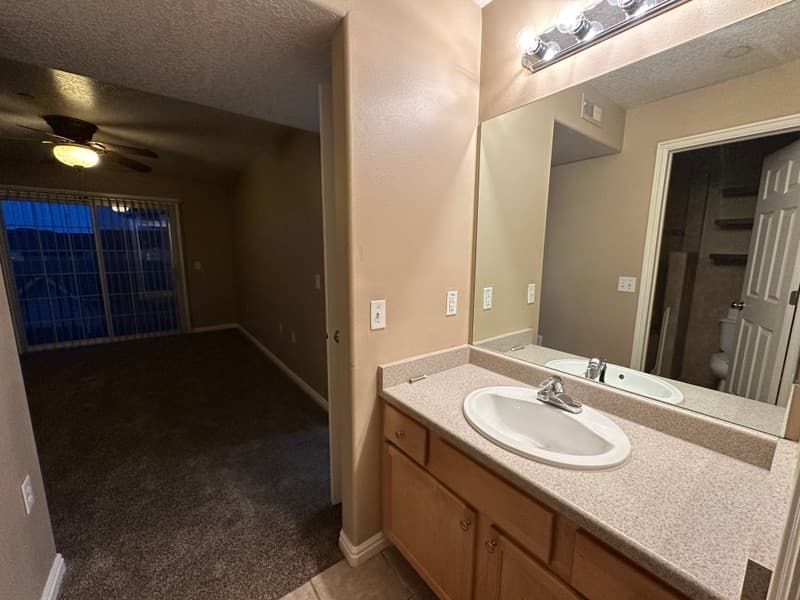 Saratoga Springs Condo: 160 W Daybreak Ln