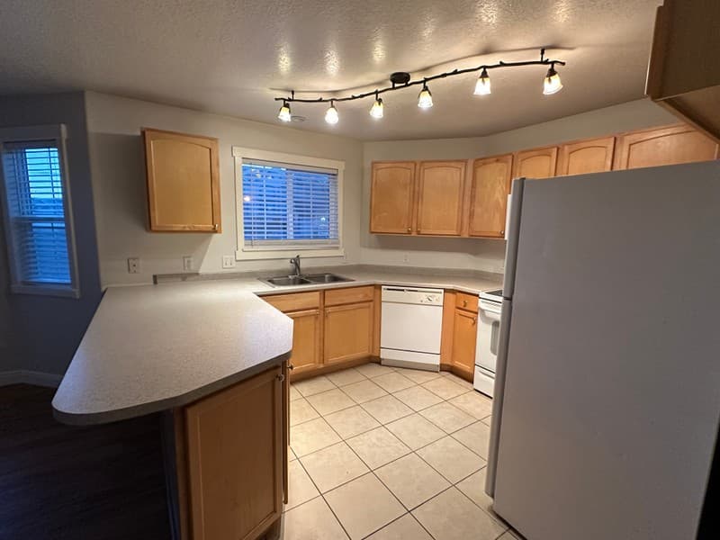 Saratoga Springs Condo: 160 W Daybreak Ln