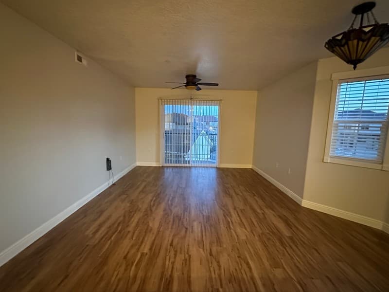 Saratoga Springs Condo: 160 W Daybreak Ln