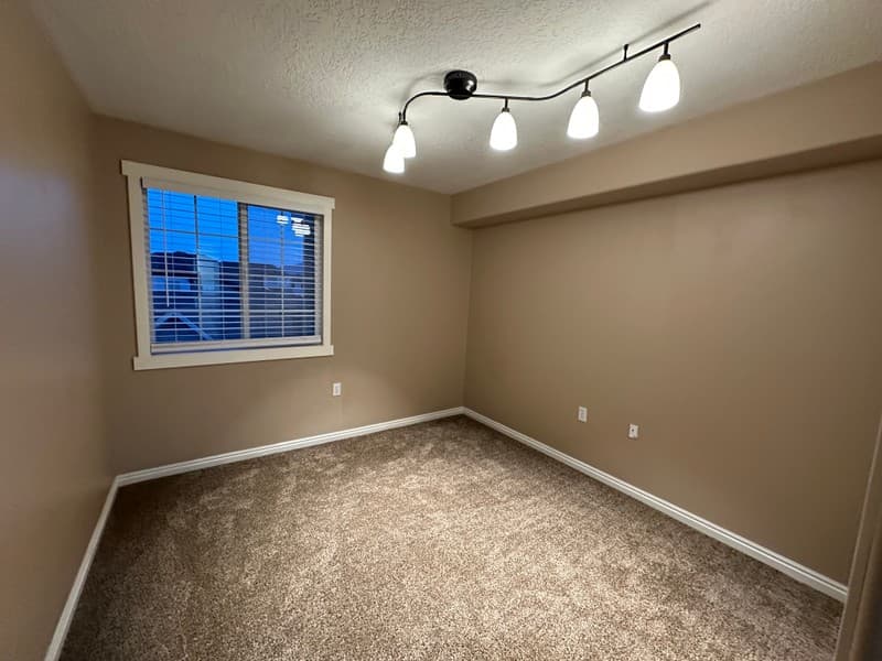 Saratoga Springs Condo: 160 W Daybreak Ln