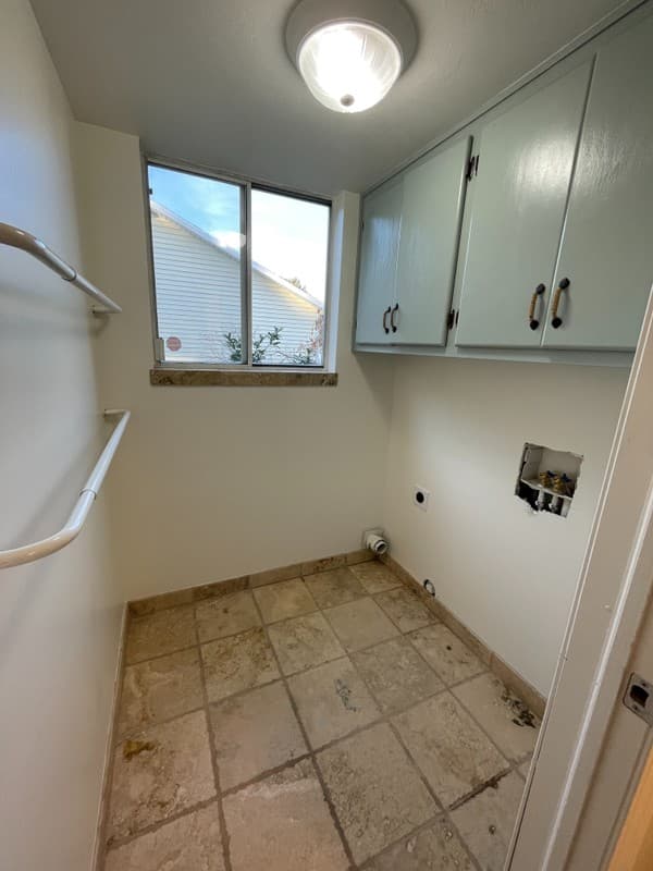 Sandy House: 8039 S Old Dairy Rd