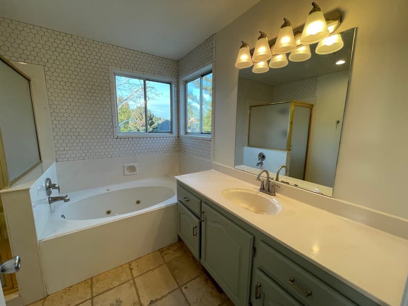 Sandy House: 8039 S Old Dairy Rd