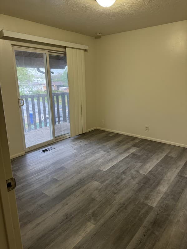 Magna Townhome: 3118 S Spencer Ave