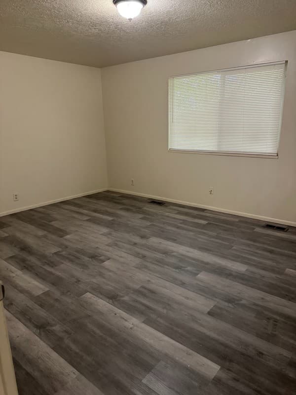 Magna Townhome: 3118 S Spencer Ave