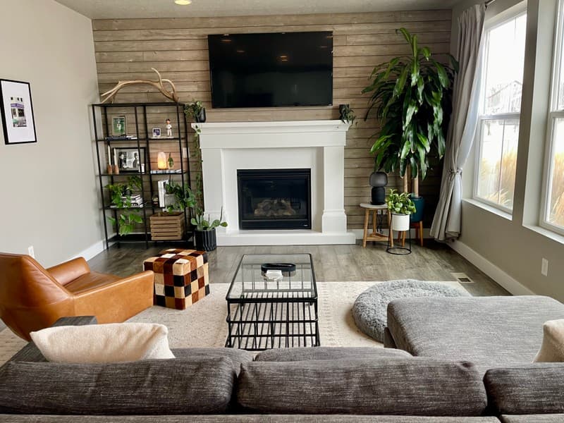 Riverton House: 2422 W 11730 S