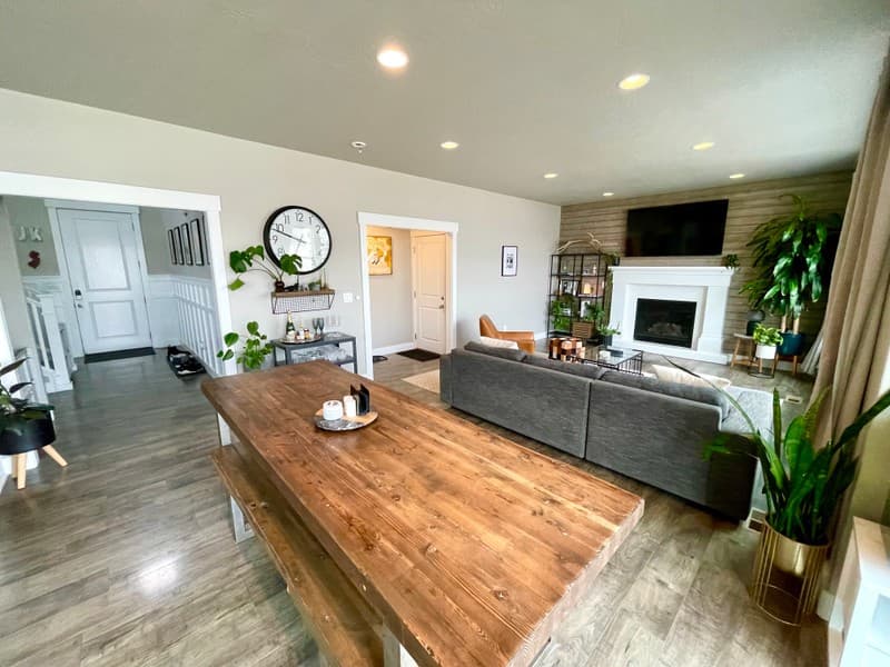 Riverton House: 2422 W 11730 S