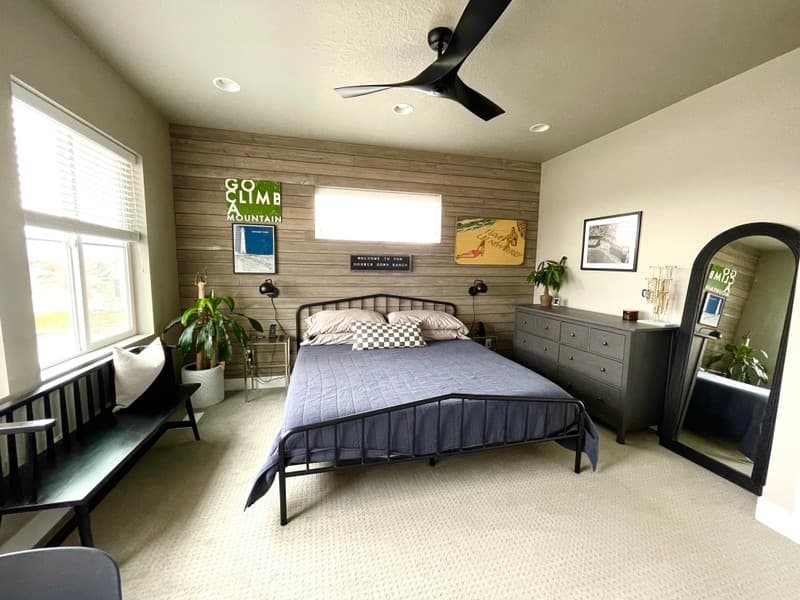 Riverton House: 2422 W 11730 S