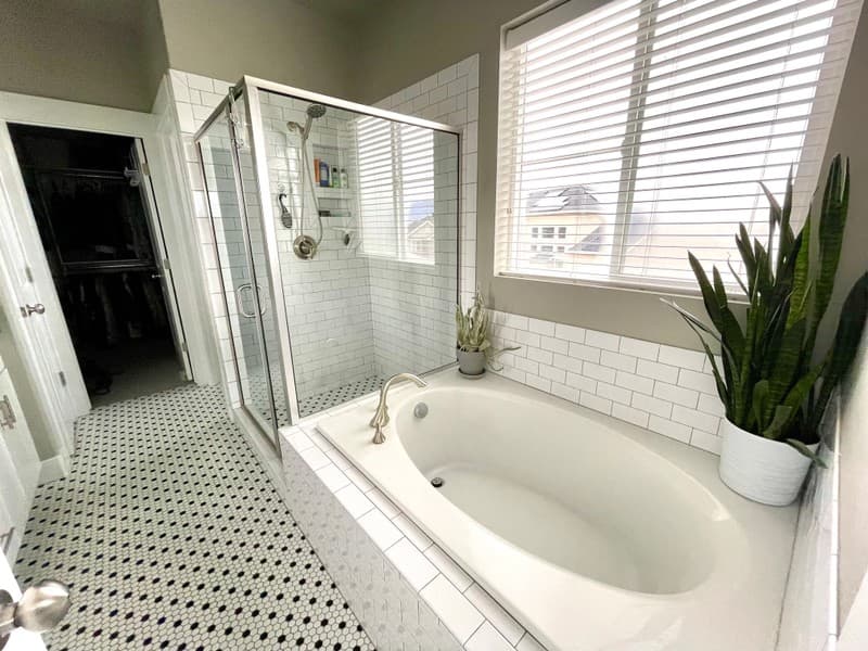 Riverton House: 2422 W 11730 S