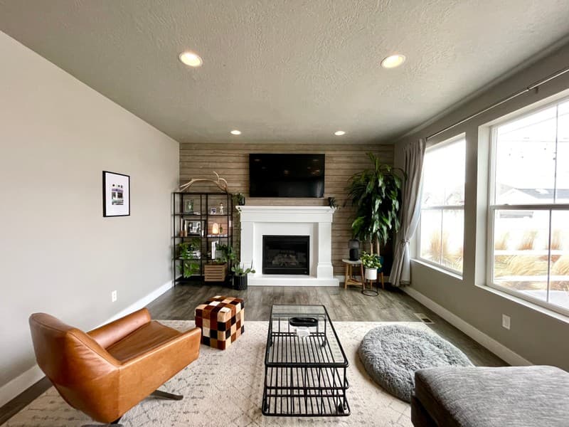 Riverton House: 2422 W 11730 S