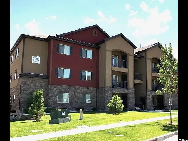 Saratoga Springs Condo: 223 E Jordan Ridge Blvd