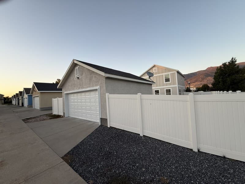 Farmington House: 1427 W South Paddock Dr