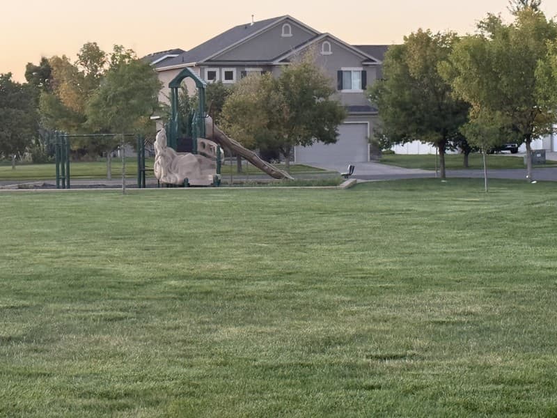 Farmington House: 1427 W South Paddock Dr