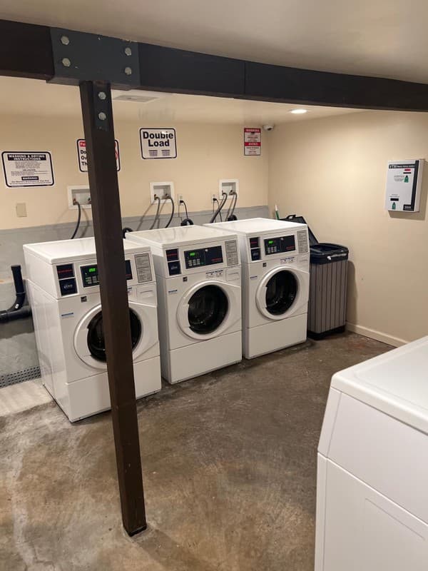 Oakland Apartment: 1729 Seminary Ave
