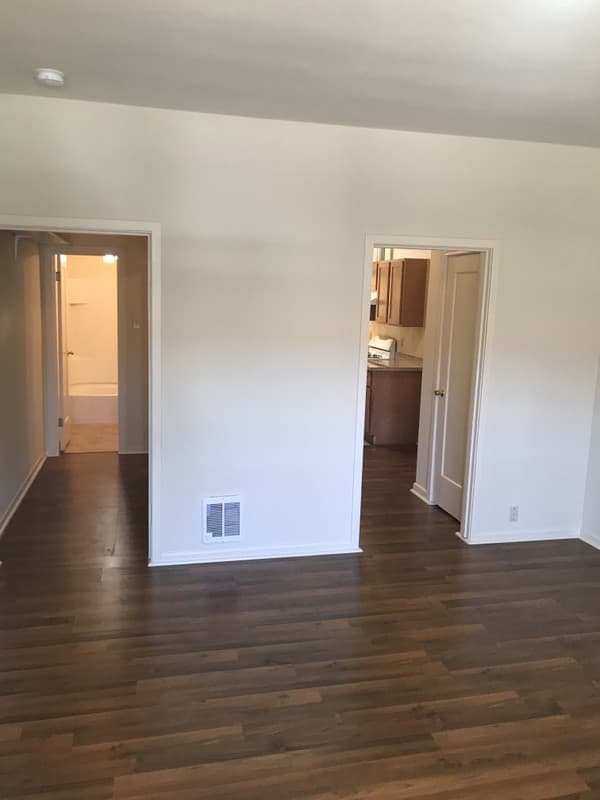 Oakland Apartment: 1729 Seminary Ave