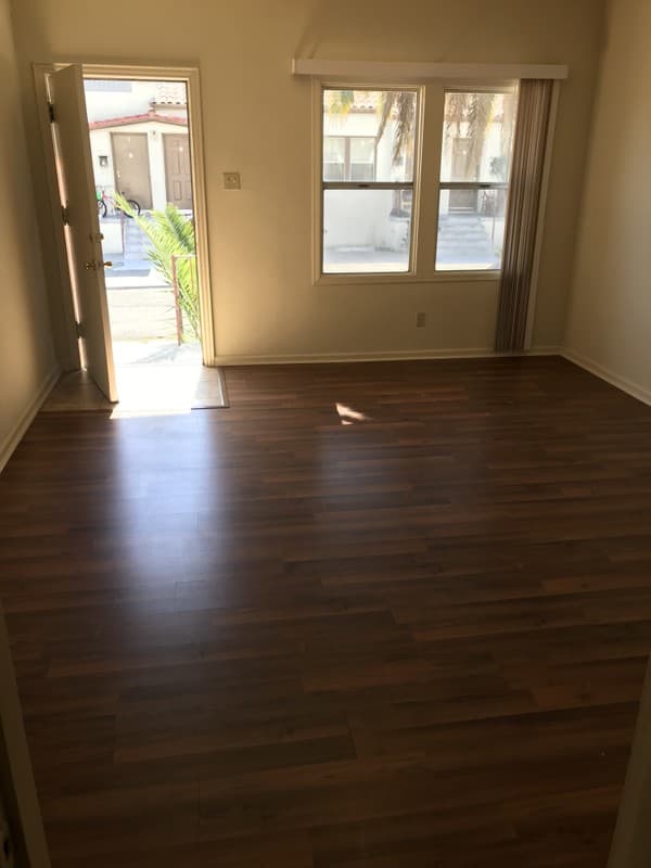 Oakland Apartment: 1729 Seminary Ave