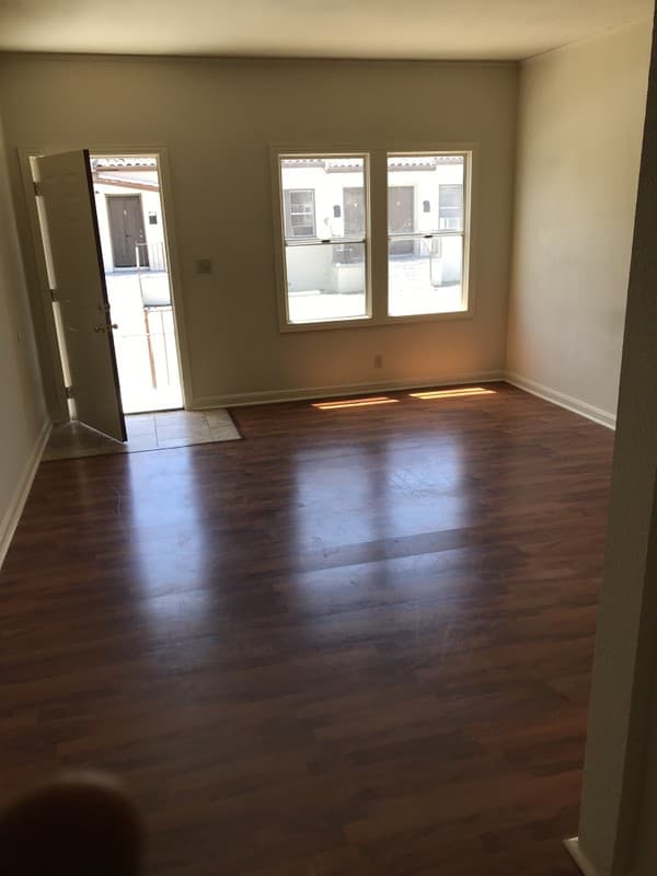 Oakland Apartment: 1729 Seminary Ave