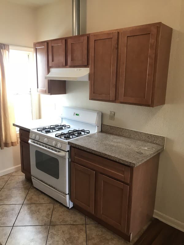 Oakland Apartment: 1729 Seminary Ave