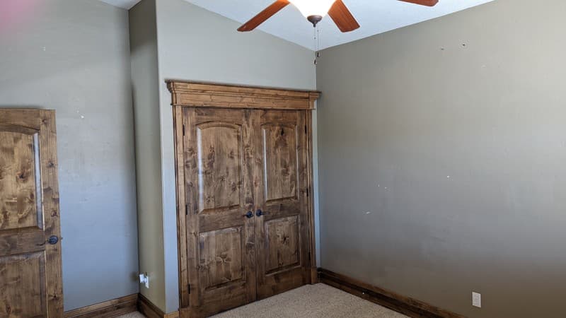 Saint George House: 695 Crystal Dr