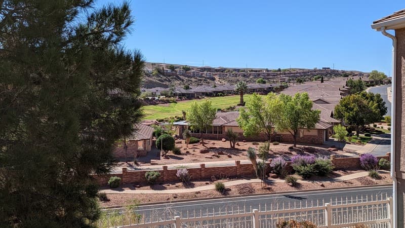 Saint George House: 695 Crystal Dr